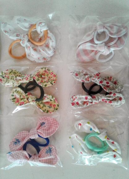 Colitas con nudo de tela